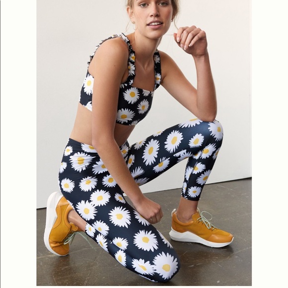 Anthropologie Daisy workout set - Picture 2 of 6